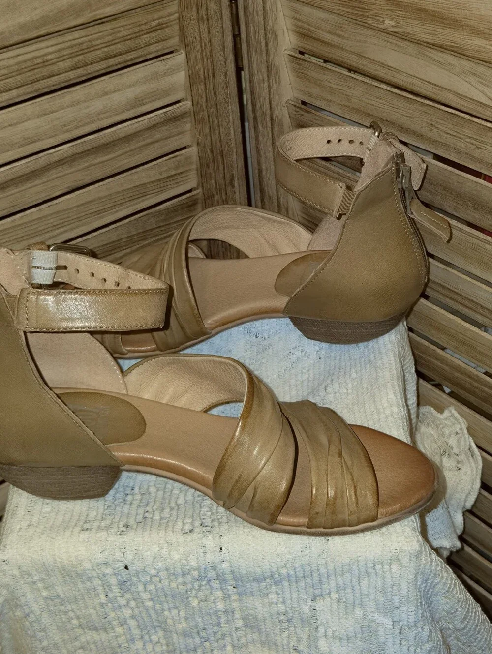 Miz Mooz 6 EUR 36 Beige Leather Cassie Sandals - Picture 1 of 5
